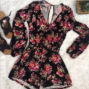 Show Me Your Mumu Velvet Floral Romper 💐🌺
